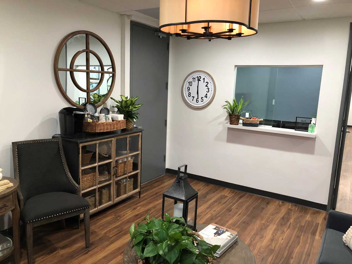 The welcoming Cardenas Internal Medicine office reception